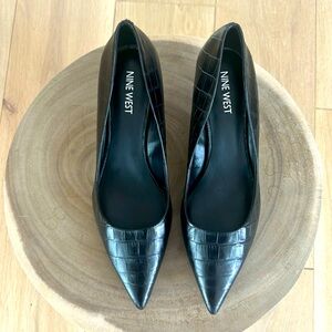 Black crocodile leather pumps